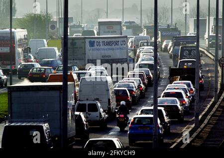 A40 Western Avenue duing Morgen Rush Hour am Streiktag. PilstonTraffic Jam Stockfoto