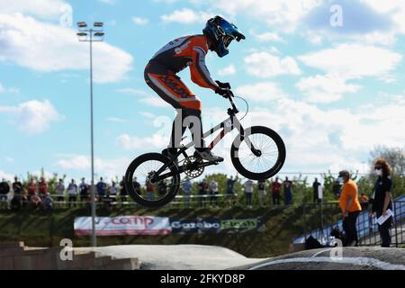 Verona, Italien. Mai 2021. Jay SCHIPPERS aus den Niederlanden nimmt am 2. Mai 2021 in Verona, Italien, an der BMX Racing Men Elite Runde 2 des UEC European Cup in der BMX Olympic Arena Teil.Quelle: Mickael Chavet/Alamy Live News Stockfoto