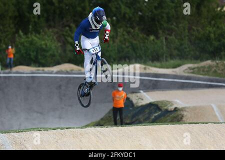 Verona, Italien. Mai 2021. Giacomo FANTONI aus Italien nimmt am 2. Mai 2021 in Verona, Italien, an der BMX Racing Men Elite Runde 2 des UEC European Cup in der BMX Olympic Arena Teil.Quelle: Mickael Chavet/Alamy Live News Stockfoto