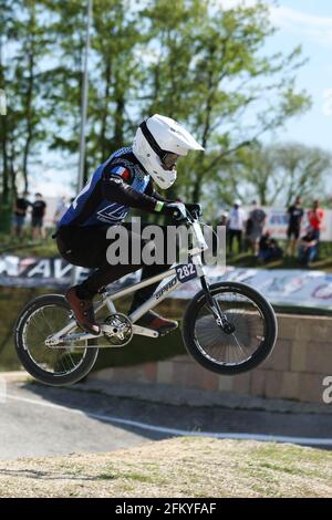 Verona, Italien. Mai 2021. Thomas JOUVE aus Frankreich tritt am 2. Mai 2021 in Verona, Italien, beim BMX Racing Men Elite Round 2 des UEC European Cup in der BMX Olympic Arena an Quelle: Mickael Chavet/Alamy Live News Stockfoto