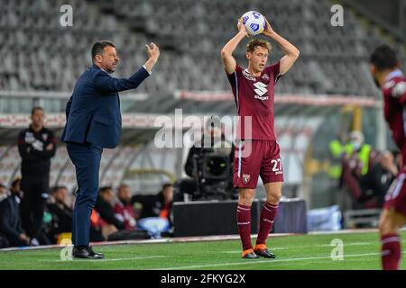 Turin, Italien. Mai 2021. Mërgim Vojvoda (27) des FC Turin im Stadio Grande Torino in Turin, Italien, gesehen während der Serie A-Partie zwischen dem FC Turin und Parma Calcio. (Bildnachweis: Gonzales Photo - Tommaso Fimiano). Stockfoto