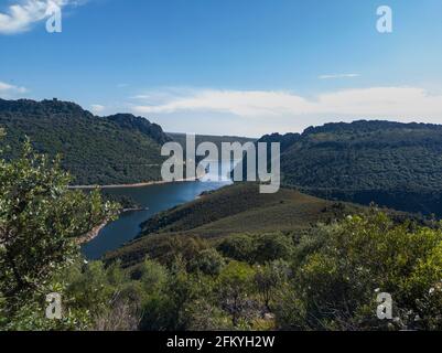 Monfrague, Salto de Gitano, mit dem Fluss Tejo vom Hügel Gemio. Spanien Stockfoto