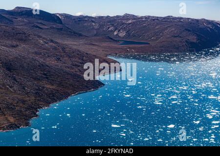 Luftaufnahme der Berge rund um Nuuk, oder Godthåb, die Hauptstadt und die größte Stadt Grönlands. Stockfoto