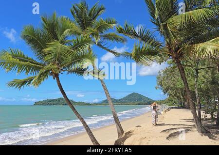 Sieht gut aus... südlicher Aspekt am Clifton Beach in Cairns im Norden von Queensland Australien Stockfoto