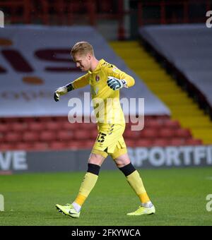 London, Großbritannien. The Valley, London, Großbritannien. Mai 2021. English Football League One Football, Charlton Athletic gegen Lincoln City; Ben Amos feiert das 3. Charlton-Tor in der 66. Minute von Aneke Credit: Action Plus Sports/Alamy Live News Credit: Action Plus Sports Images/Alamy Live News Stockfoto