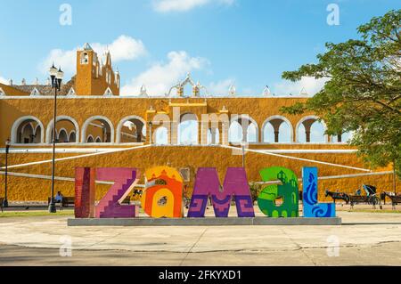 Izamal Schild, Kloster San Antonio de Padua Stockfoto