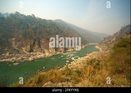 Trekking entlang des Sarda Flusses auf dem Weg nach Chuka Village, Uttarakhand, Indien Stockfoto