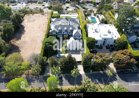 Eine Luftaufnahme des Herrenhauses von LeBron James, Sonntag, 2. Mai 2021, im Brentwood-Viertel von Los Angeles. Stockfoto