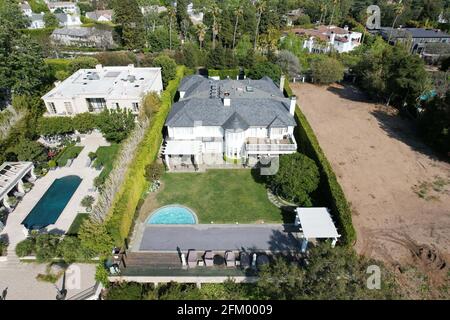 Eine Luftaufnahme des Herrenhauses von LeBron James, Sonntag, 2. Mai 2021, im Brentwood-Viertel von Los Angeles. Stockfoto