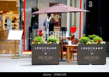 Angelina Paris eröffnet am 4. Mai 2021 eine Pop-up-Terrasse im Longchamp-Store auf der Fifth Avenue in New York, NY. Die 15 Sitzplätze sind täglich von Mai bis Juli geöffnet.Foto von Charles Guerin/ABACAPRESS.COM Stockfoto