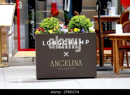 Angelina Paris eröffnet am 4. Mai 2021 eine Pop-up-Terrasse im Longchamp-Store auf der Fifth Avenue in New York, NY. Die 15 Sitzplätze sind täglich von Mai bis Juli geöffnet.Foto von Charles Guerin/ABACAPRESS.COM Stockfoto