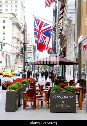 Angelina Paris eröffnet am 4. Mai 2021 eine Pop-up-Terrasse im Longchamp-Store auf der Fifth Avenue in New York, NY. Die 15 Sitzplätze sind täglich von Mai bis Juli geöffnet.Foto von Charles Guerin/ABACAPRESS.COM Stockfoto