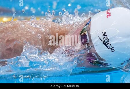 Qingdao, China. Mai 2021. HE Junyi aus Zhejiang tritt beim 100-m-Freestyle-Finale der Männer bei den chinesischen nationalen Schwimmmeisterschaften 2021 in Qingdao, Ostchina, am 5. Mai 2021 an. Quelle: Xu Chang/Xinhua/Alamy Live News Stockfoto