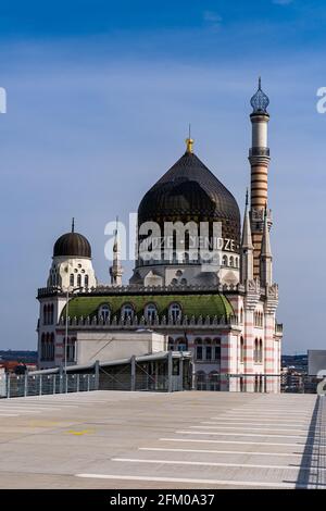 Das Gebäude Yenidze, das wie eine Moschee aussahen, war früher eine Zigarettenfabrik. Stockfoto