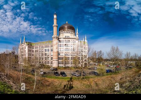 Panoramablick auf das Gebäude Yenidze, das wie eine Moschee aussahen, war früher eine Zigarettenfabrik. Stockfoto