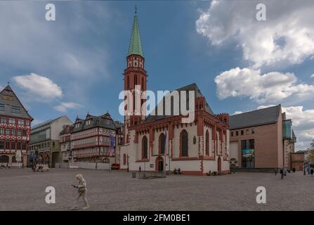 Alte Nikolaskirche, eine mittelalterliche lutherische Kirche in der Altstadt, Frankfurt, Deutschland Stockfoto