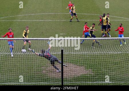 Angelo Balanta von Dagenham und Redbridge erzielt das dritte Tor für sein Team während Dagenham & Redbridge gegen Woking, Vanarama National League Football A Stockfoto