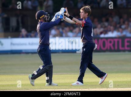 Adam Zampa von Essex feiert die Einnahme des Wickels von Dwayne Bravo während Essex Eagles vs Middlesex, Vitality Blast T20 Cricket im Cloudfm County Gr Stockfoto