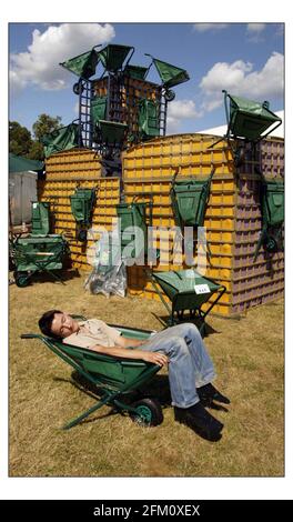 Letzte min Vorbereitung bei der Hampton Court Palace Flower Show........für die Öffentlichkeit zugänglich 6-11 Juli 2004.pic David Sandison 5/7/2004 Stockfoto