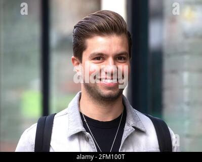 London, Großbritannien. Mai 2021. Sonny Jay verlässt die Studios von Global Radio. Kredit: Mark Thomas/Alamy Live Nachrichten Stockfoto