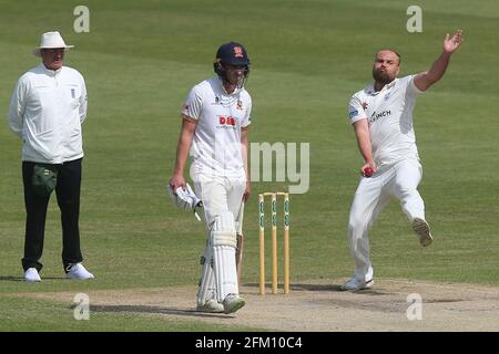 Joe Leach bei Bowling-Action für Worcestershire während Worcestershire CCC gegen Essex CCC, Specsavers County Championship Division 1 Cricket in New Road o Stockfoto