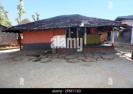 Traditionelles Haus im Dorf Hattaguda, Andhra Pradesh, Indien. GUTOB-GADABA-STAMM Stockfoto