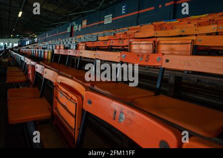 Luton, Großbritannien. Mai 2021. Gesamtansicht der Kenilworth Road, Heimat von Luton Town während des Sky Bet Championship-Spiels zwischen Luton Town und Rotherham United am 4. Mai 2021 in der Kenilworth Road, Luton, England. Foto von David Horn. Quelle: Prime Media Images/Alamy Live News Stockfoto