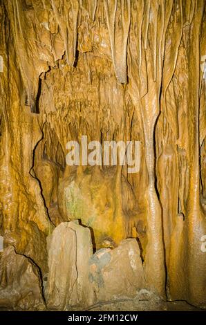 Diese Höhle befindet sich in der Schlucht von Serbien und heißt Resavska pecina. Stockfoto