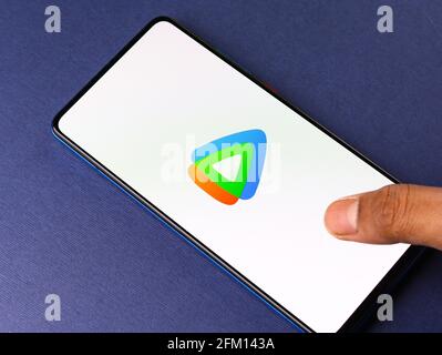 Assam, indien - 04. Mai 2021 : Tencent Video-Logo auf Telefonbildschirm Stock Bild. Stockfoto