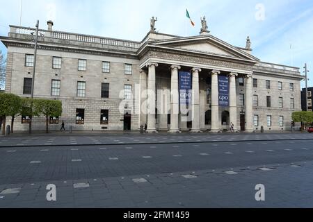 Blick auf das GPO-Gebäude in der O'Connell Street in Dublin, Irland Stockfoto