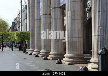 Blick auf das GPO-Gebäude in der O'Connell Street in Dublin, Irland Stockfoto