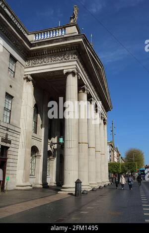 Blick auf das GPO-Gebäude in der O'Connell Street in Dublin, Irland Stockfoto