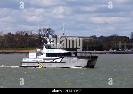 Offshore-Energieversorgungs-Schiff Seacat Liberty verlässt Harwich Haven. Stockfoto