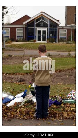 Der Tod von Luke Walmsley, erstochen in einem Coridor in Birkbeck Schule in North Somercotes, Lincolnshire.pic David Sandison 5/11/2003 Stockfoto