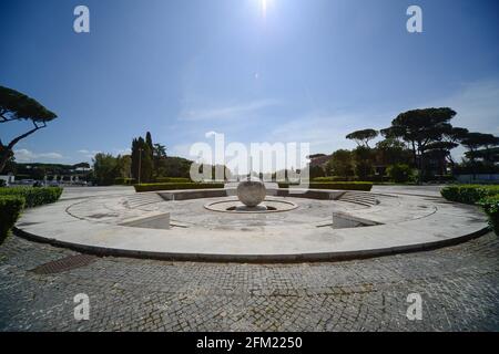 Foto IPP/Roberto Ramaccia Roma 5/05/2021 Stadio Olimpico vor Euro 2020-2021 Nella foto La fontana del globo nel viale del Foro Italico Italien Foto-Pr Stockfoto