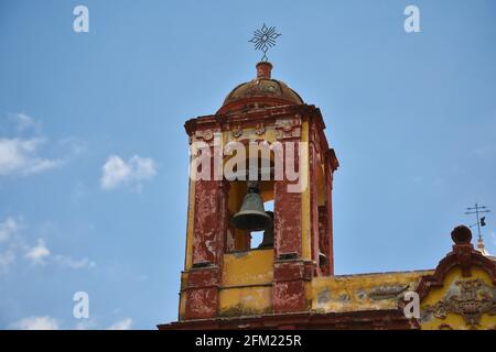 Glockenturm im Barockstil Catedral Basílica Colegiata de Nuestra Señora de Guanajuato in Mexiko. Stockfoto