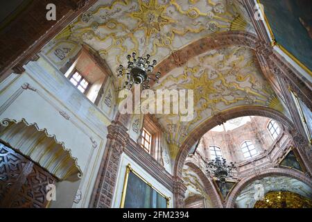 Landschaftlich reizvolle Innenansicht der Churrigueresque Iglesia de la Valenciana (Templo de San Cayetano Confesor) in Guanajuato Mexiko. Stockfoto