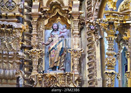 Mittelaltar aus reinem Gold im Churrigueresken Stil Iglesia de la Valenciana (Templo de San Cayetano Confesor) in Guanajuato, Mexiko. Stockfoto