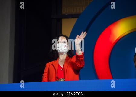 Madrid, Spanien. Mai 2021. Isabel Diaz Ayuso, eine absolute Fremde vor zwei Jahren, wird als ein echtes politisches Phänomen konsolidiert. Der Madrider Präsident und Kandidat der PP ist der große Gewinner der Wahlen in Madrid, Spanien am 4. Mai 2021. Sie ist so weit gegangen, mehr Sitze zu erreichen als die drei linken Parteien zusammen, was es ihr ermöglichen wird, bequem und ohne Vox für jedes Gesetz zu regieren. (Foto von Alberto Sibaja/Pacific Press/Sipa USA) Quelle: SIPA USA/Alamy Live News Stockfoto