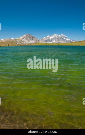 See Ouillette im Sommer bei Iseran Pass, Val d'Isere, Savoie (73), Region Auvergne-Rhone-Alpes, Frankreich Stockfoto