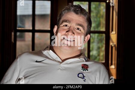 ENGLAND RUGBY TEAM TRAINING IM SURRY SPORTS PARK FÜR IHRE SECHS NATIONEN SPIEL MIT FRANKREICH. 24/2/2011. ANDREW SHERIDEN BILD DAVID ASHDOWN Stockfoto