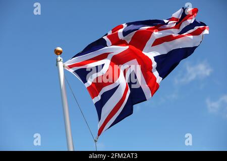 Die britische Flagge von Union Jack fliegt in Sussex, Großbritannien. Stockfoto