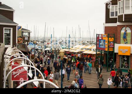 San Francisco, Kalifornien / Vereinigte Staaten von Amerika - 27. Mai 2013: Eine der Haupttouristenattraktionen von San Francisco: Die Fisherman's Wharf Stockfoto