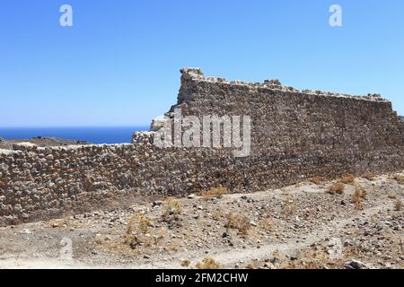 Fragment der Burg von Saint John in Archangelos Dorf, Rhodos, Griechenland Stockfoto