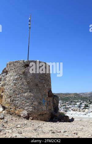 Turm der Burg von Saint John in Archangelos Dorf, Rhodos, Griechenland Stockfoto