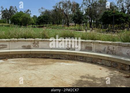 IRVINE, KALIFORNIEN - 1. MAI 2021: Irvine Ranch Timeline auf dem Jeffrey Open Space Trail. Stockfoto