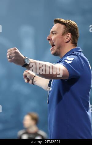 Nürnberg, Deutschland. Mai 2021. Handball: Bundesliga, HC Erlangen - THW Kiel, Matchday 28 in der Arena Nürnberger Versicherung. THW-Kieler Trainer Filip Jicha reagiert auf das Spiel. Quelle: Daniel Karmann/dpa/Alamy Live News Stockfoto