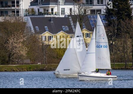 Segelboote auf dem Baldeneysee in Essen, Ruhrgebiet, Nordrhein-Westfalen, Deutschland, Europa Stockfoto