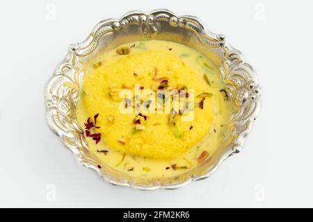 Der Inder Chhena Mithai Rasmalai Wird Auch Rossomalai Rasamalei Ras Malai Genannt Roshmolai Aus Pista Meetha Doodh Und Kesar Eingeweicht Milch Rahm Und Servieren Stockfoto