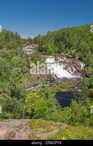 Onaping High Falls Algoma Ontario Kanada im Sommer Stockfoto